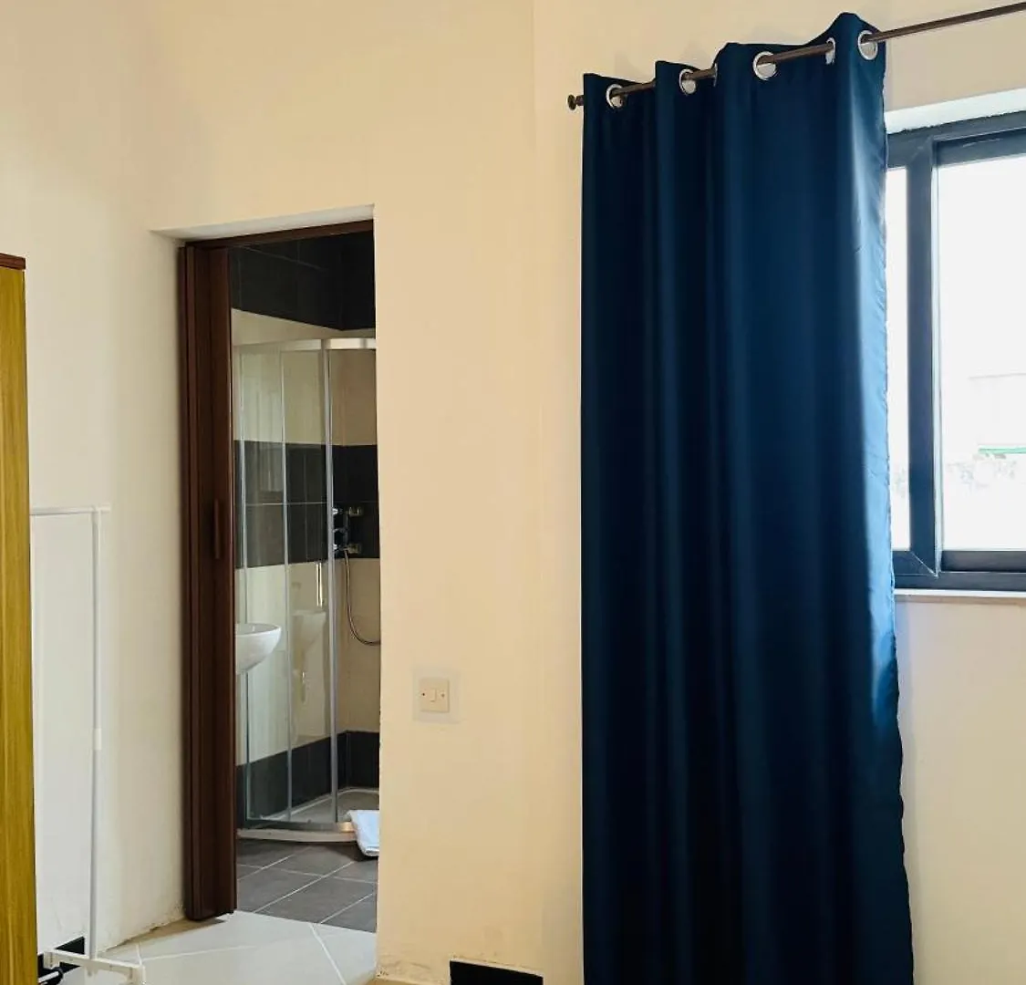 Sunny Apartment Gzira 0*,  Malta